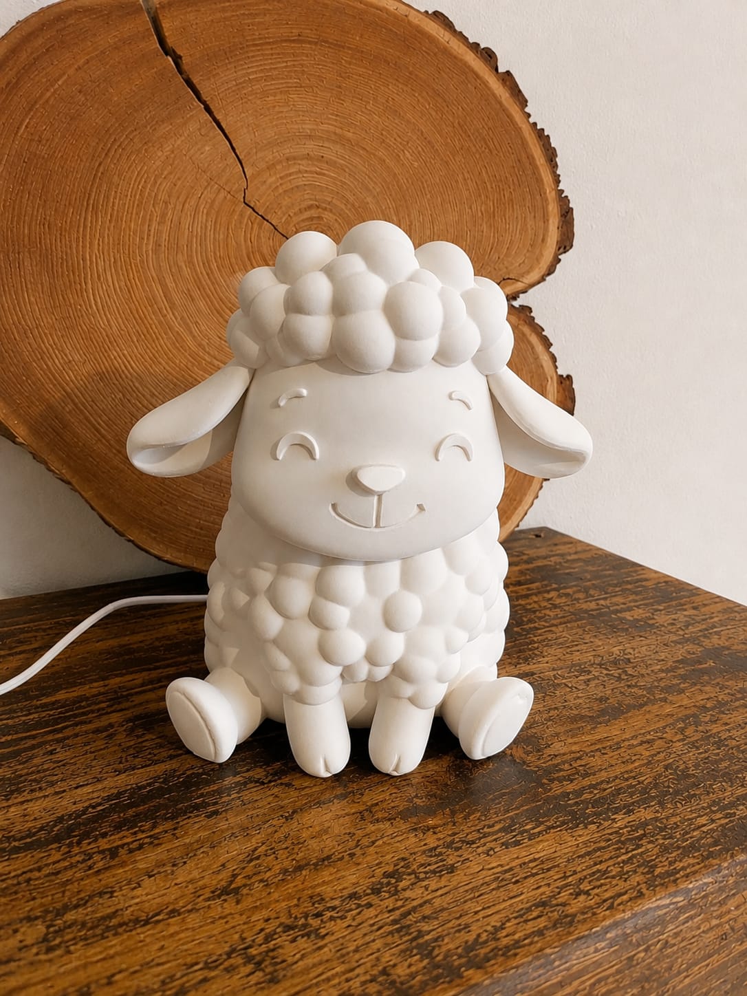 Schaapjes Lamp – wit schaapje op houten plank